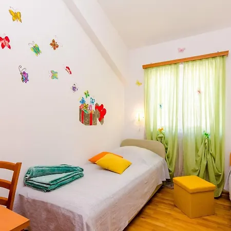 Santani - Two-bedroom With Balcony And Sea View Apartament *