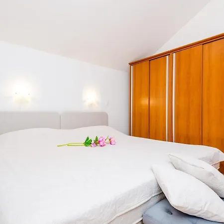 Santani - Two-bedroom With Balcony And Sea View Апартаменты *