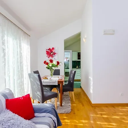 Santani - Two-bedroom With Balcony And Sea View * Ντουμπρόβνικ